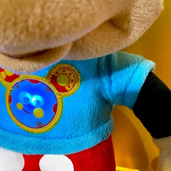 DISNEY MICKEY MOUSE CLUBHOUSE MICKEY TALKING & LIGHTS UP PLUSH 12” WORKS! - Picture 9 of 10